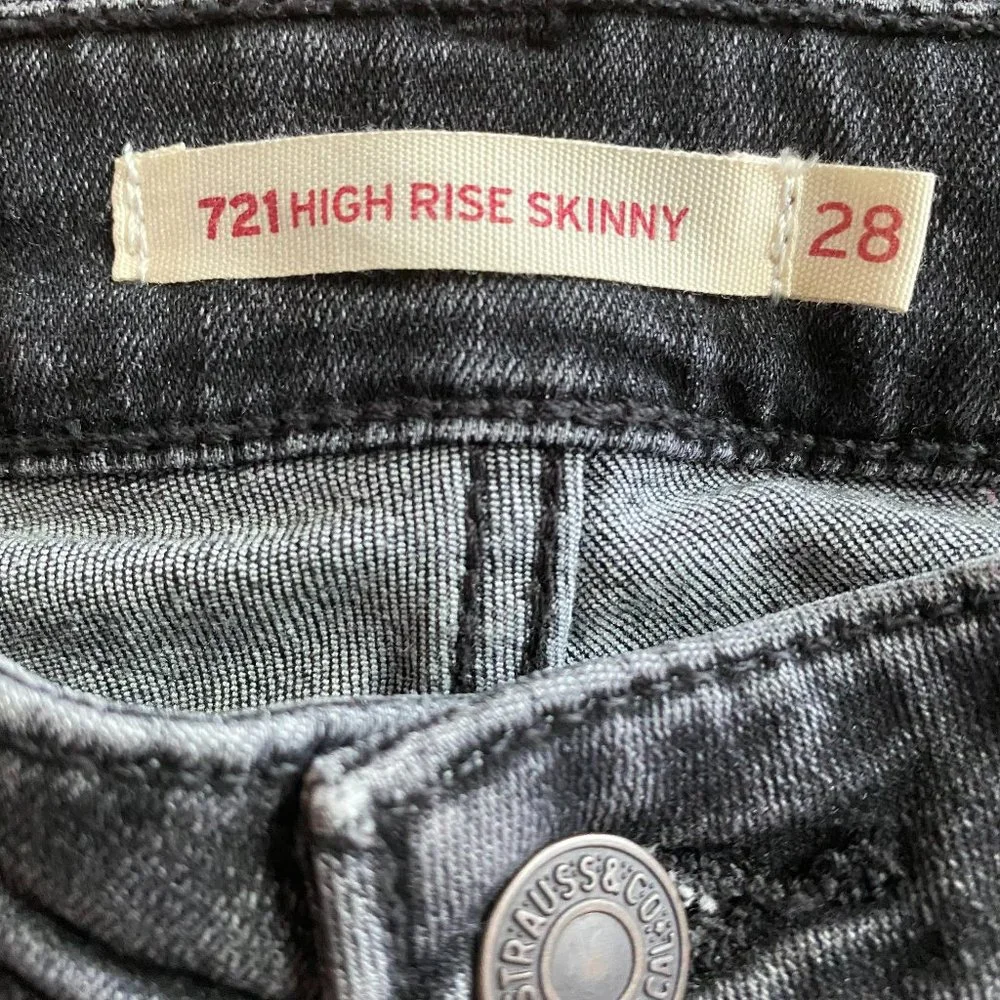 Levis Womens 721 High Rise Skinny Jeans Size 28 Black Distressed Grunge Goth - Picture 5 of 12